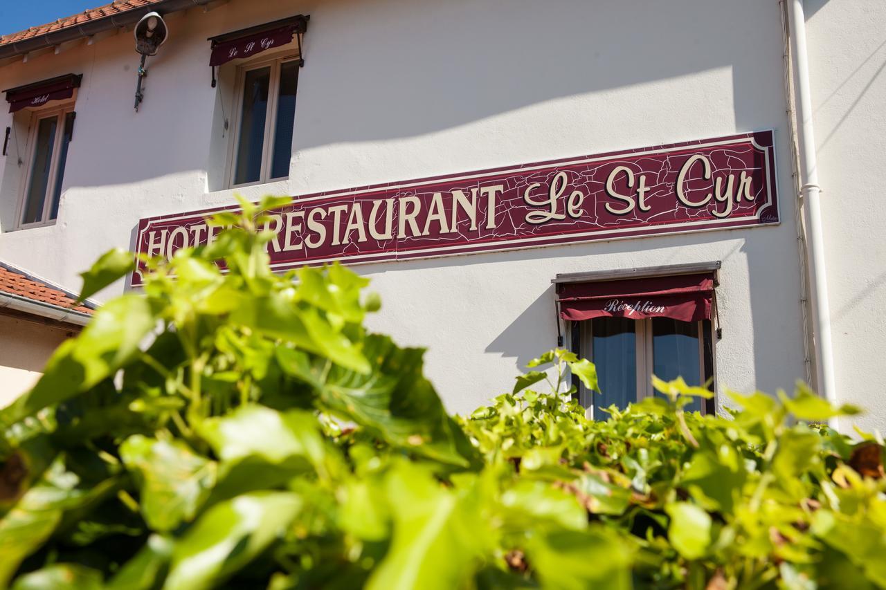 Logis Le Saint Cyr Hotel Montmelard Eksteriør billede