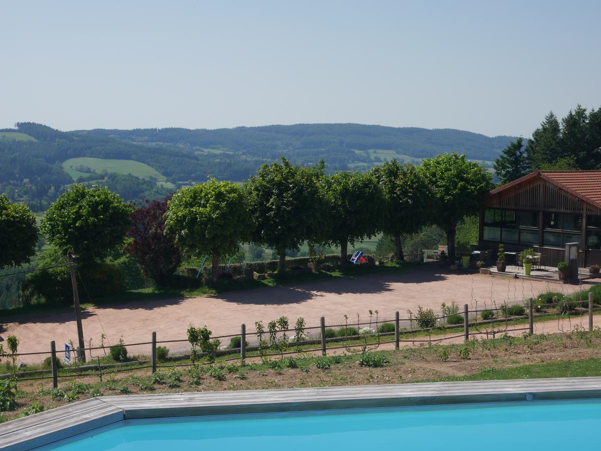 Logis Le Saint Cyr Hotel Montmelard Eksteriør billede